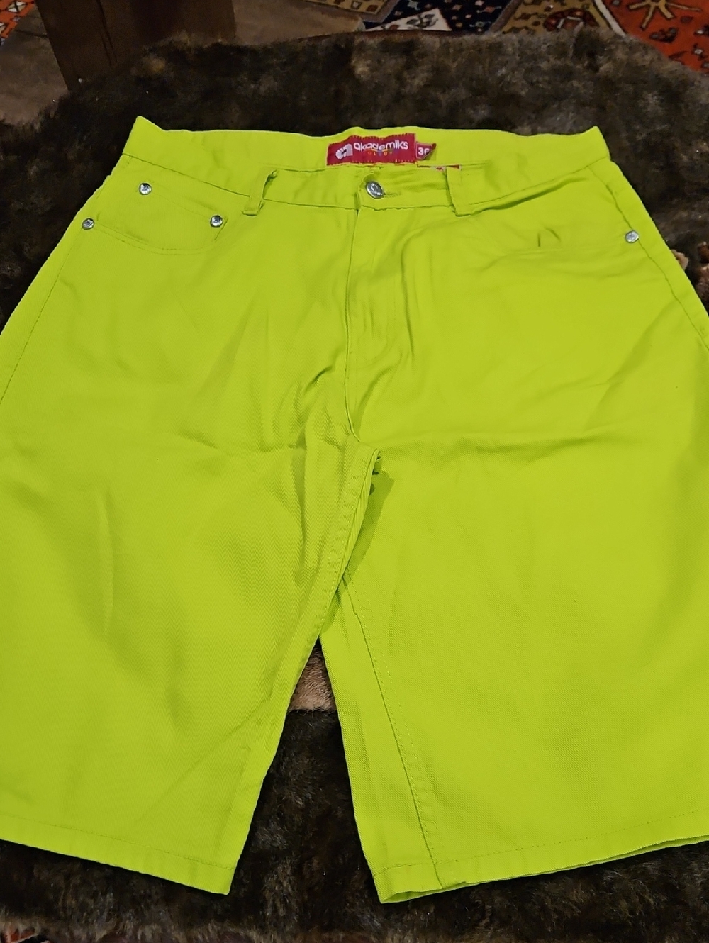 Akademiks Y2K Neon Lime Flat Front Men’s Shorts. Mens 36